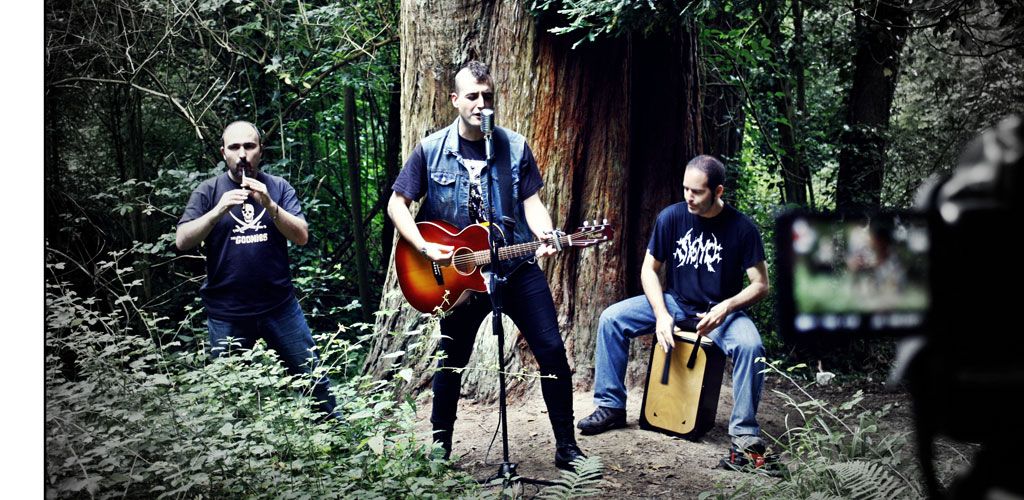 Cloverwind y Deiedra ponen música a la Garagardo Azoka de Galdakao