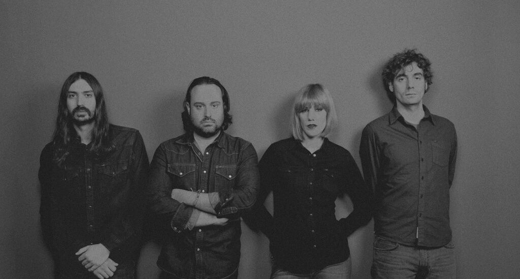 Aurora & The Betrayers, el 26 de mayo en el Kafe Antzokia