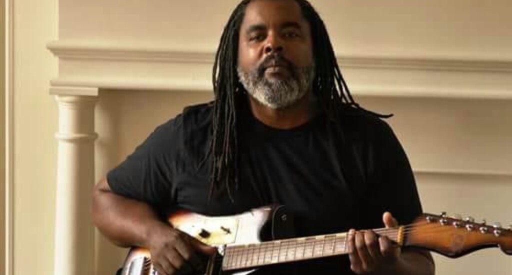 Alvin Youngblood Hart y Tav Falco: Próximos Conciertos en la Sala Azkena de Bilbo