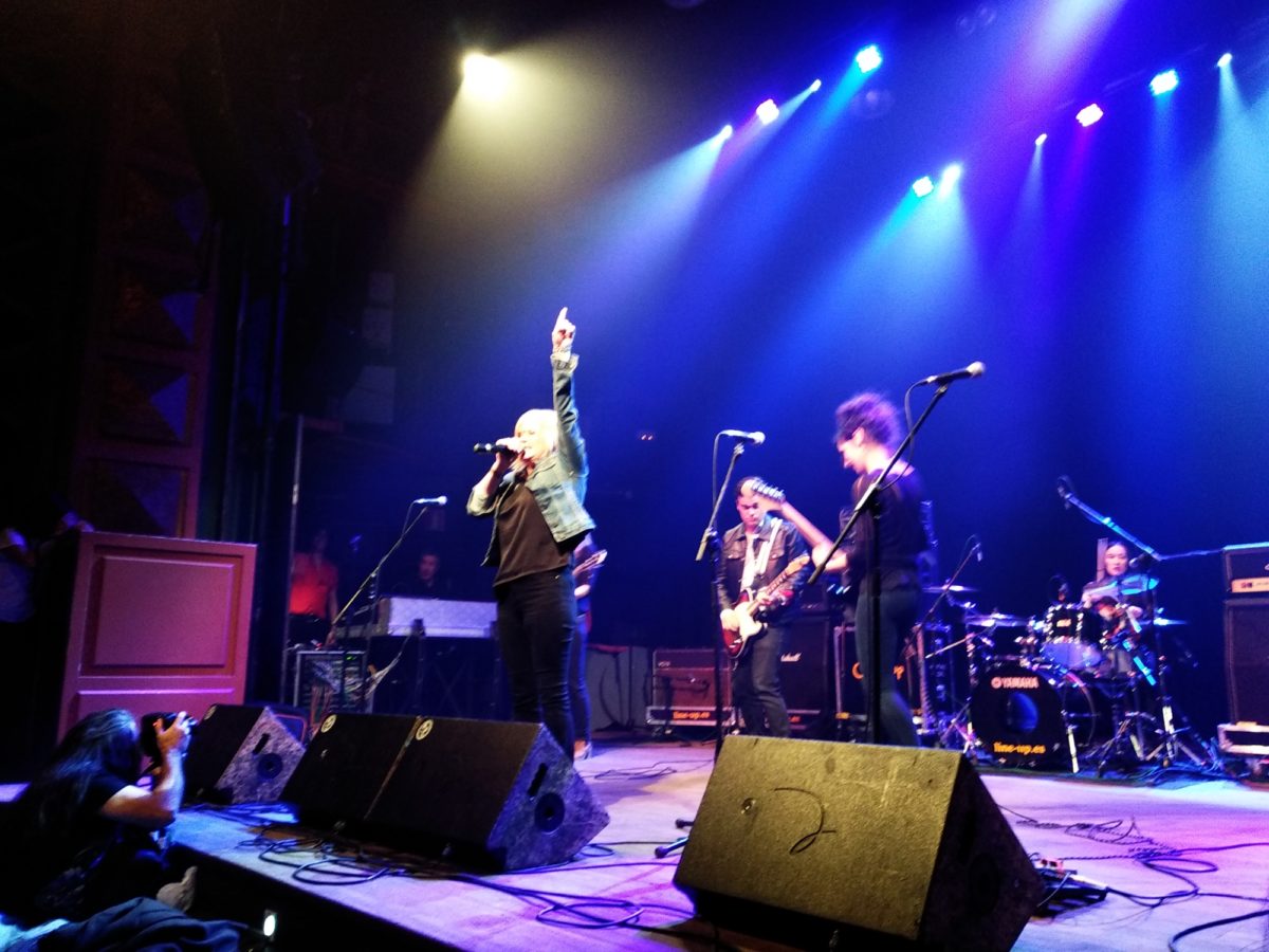 Dos generaciones de artistas homenajean al rock & roll made in Bilbao