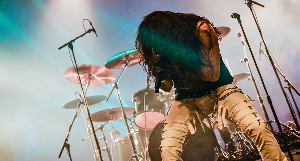 Triplete de bandas de metal con material nuevo