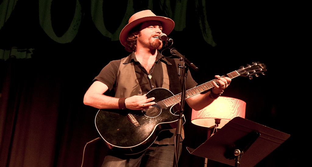 James Room y músicos de la Sinfónica de Bilbao versionan a Bunbury