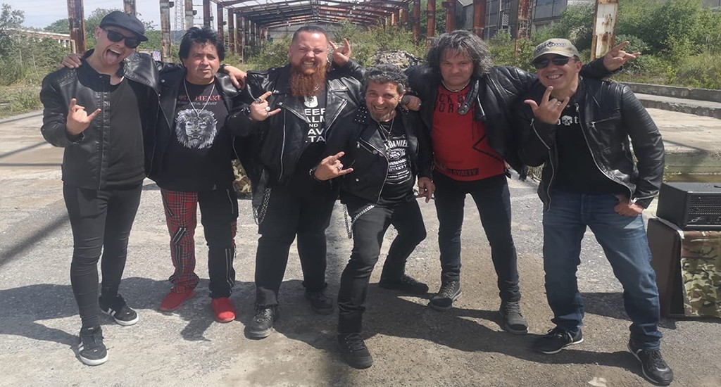 Suka presentan la canción «Necesitamos»