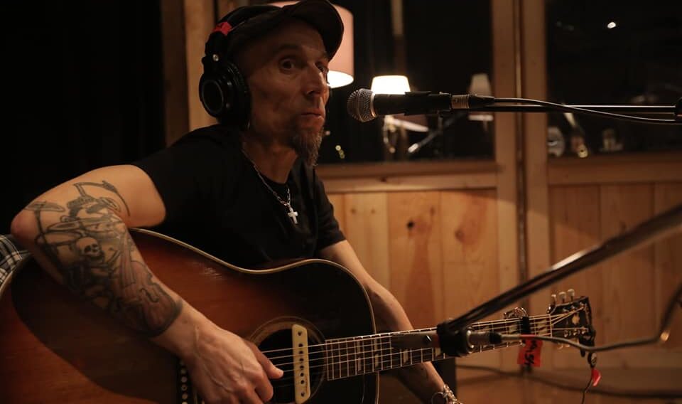 Disponible en PRE – SAVE el nuevo single de Fito & Fitipaldis que se estrena mañana