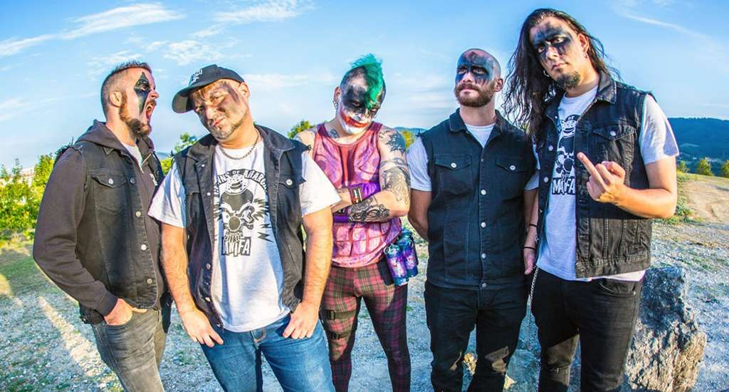 Manifa muestra el primer adelanto de su nuevo disco «Asesinos»