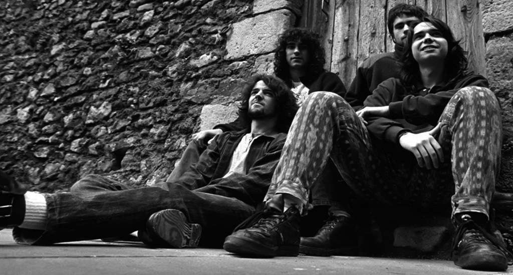 Latzen anuncian su regreso a los escenarios y lo harán junto a Elbereth